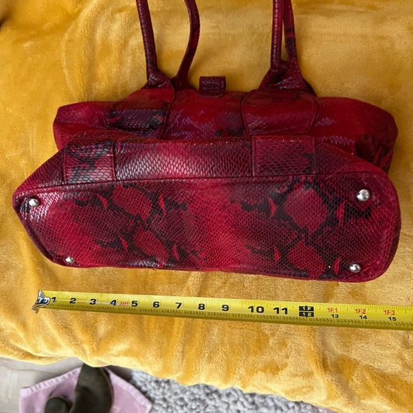 Red Handbag - Picture 5 of 7